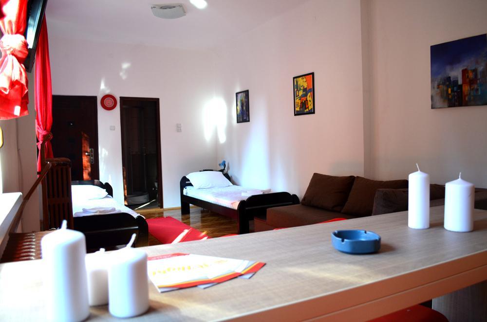 Apartmants Night Lux Ni Habitación foto